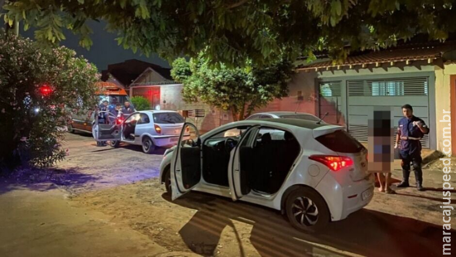 Bêbada com bebê bate em três carros, tenta fugir e derruba muro no Iracy Coelho