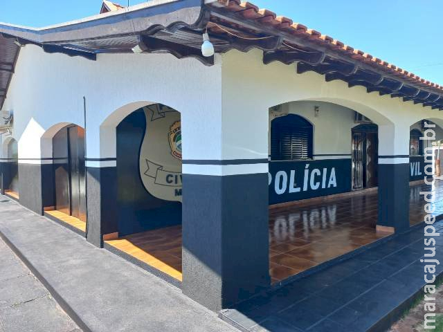 Câmera de segurança flagra homem encapuzado em tentativa de furto a residência em Caarapó Câmera de segurança flagra homem encapuzado em tentativa de furto a residência em Caarapó