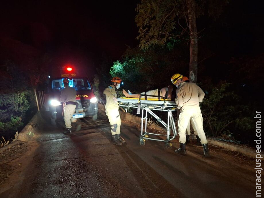 Ciclista despenca de ponte de 8 metros após ser atingido por carro em Anastácio Ciclista despenca de ponte de 8 metros após ser atingido por carro em Anastácio