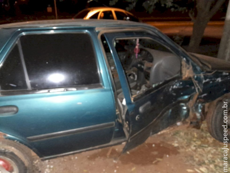 Colisão entre veículos deixa dois adultos e uma criança feridos em Caarapó Colisão entre veículos deixa dois adultos e uma criança feridos em Caarapó