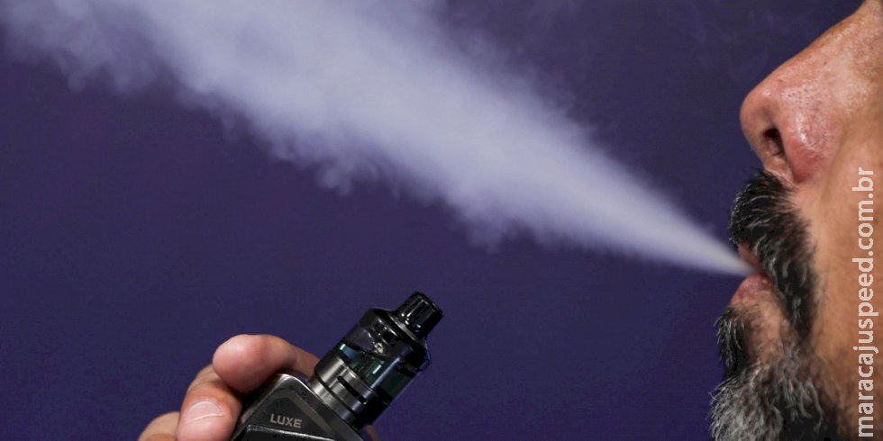 Comissão adia votação de projeto que regulamenta cigarros eletrônicos Comissão adia votação de projeto que regulamenta cigarros eletrônicos