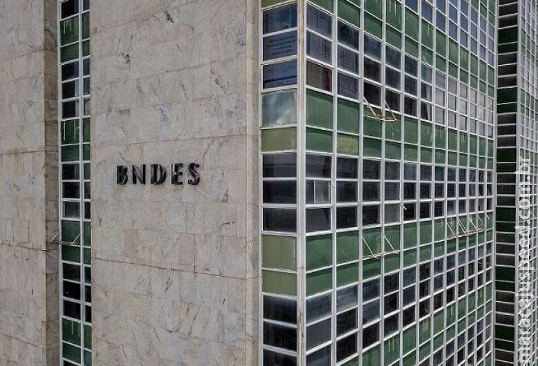 Concurso BNDES publica edital com 900 vagas e salário de R$ 20,9 mil Concurso BNDES publica edital com 900 vagas e salário de R$ 20,9 mil