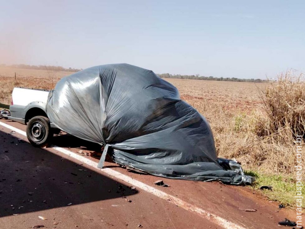 Condutor de veículo morre em colisão frontal com carreta na BR-379 Condutor de veículo morre em colisão frontal com carreta na BR-379