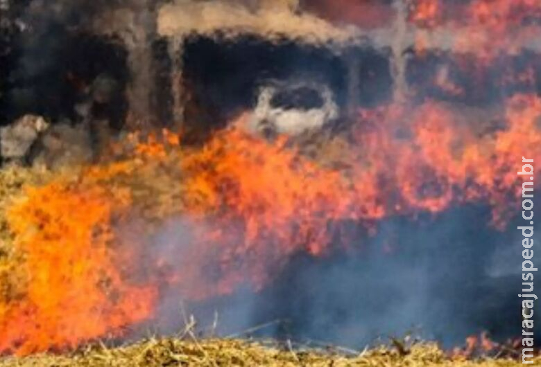 Corpo é encontrado dentro de residência incendiada Corpo é encontrado dentro de residência incendiada