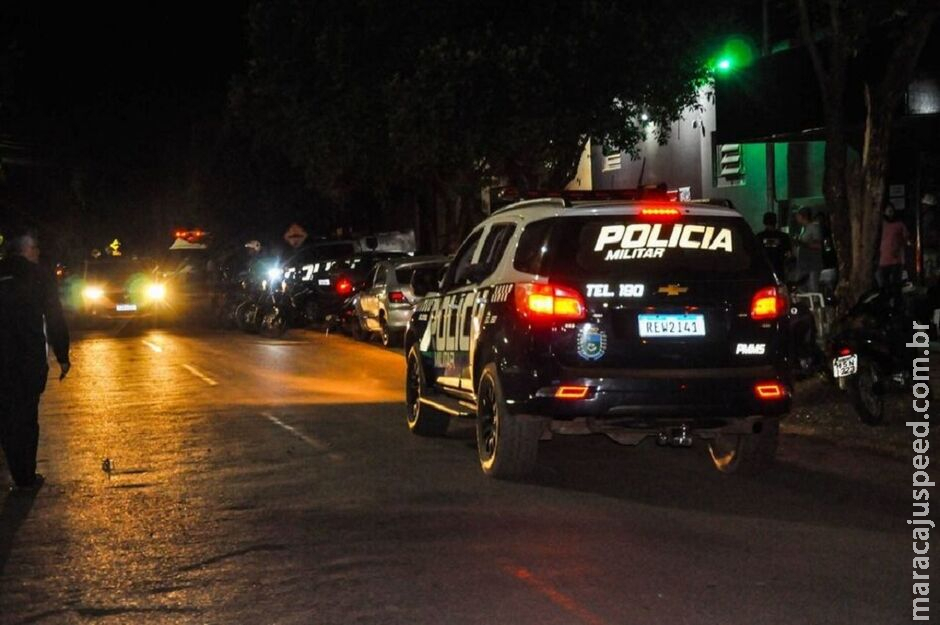 Criminosos arrombam supermercado e levam malotes com dinheiro em Aquidauana Criminosos arrombam supermercado e levam malotes com dinheiro em Aquidauana