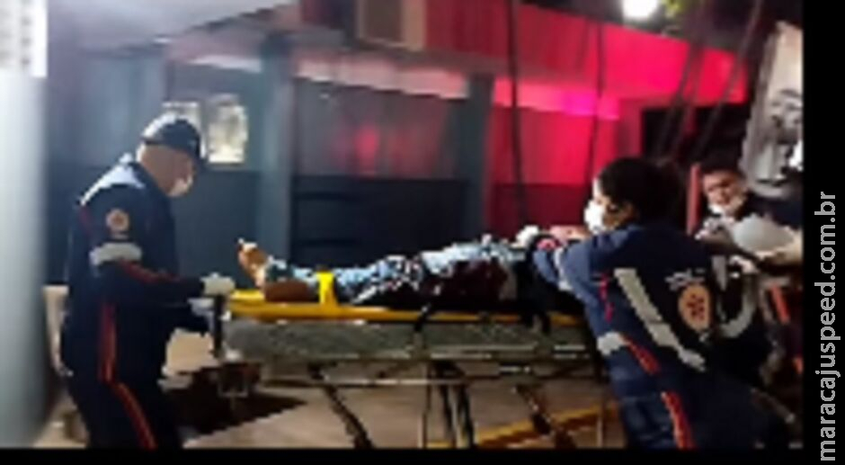 Dois ficam gravemente feridos em acidente com moto e carro em Dourados Dois ficam gravemente feridos em acidente com moto e carro em Dourados