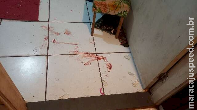 Encapuzados, quadrilha invade apartamento e mata morador com tiro na cabeça em Três Lagoas Encapuzados, quadrilha invade apartamento e mata morador com tiro na cabeça em Três Lagoas