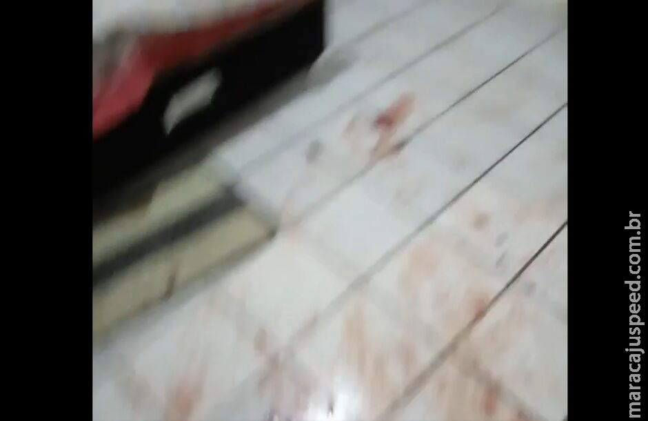 Funcionário de hotel é encontrado morto com marcas de facadas em Ponta Porã Funcionário de hotel é encontrado morto com marcas de facadas em Ponta Porã
