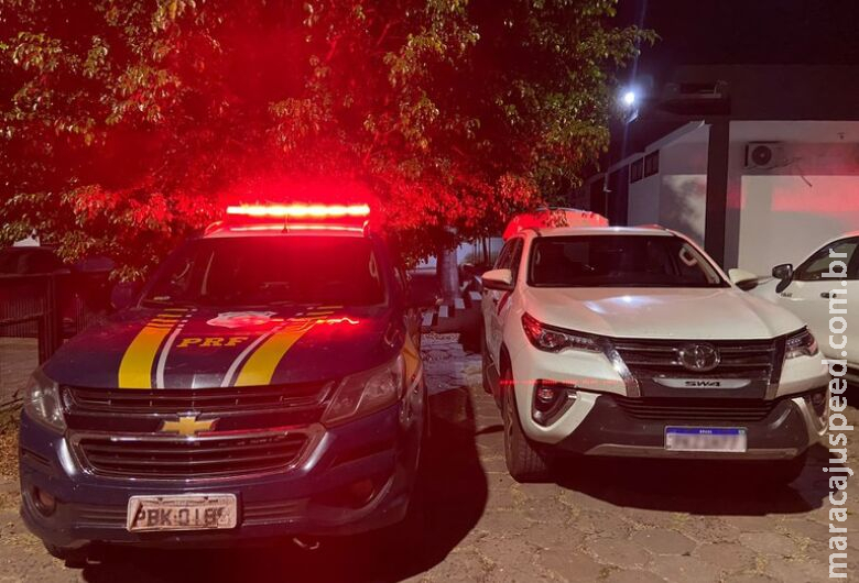 Homem tenta fugir com caminhonete roubada, mas acaba preso Homem tenta fugir com caminhonete roubada, mas acaba preso