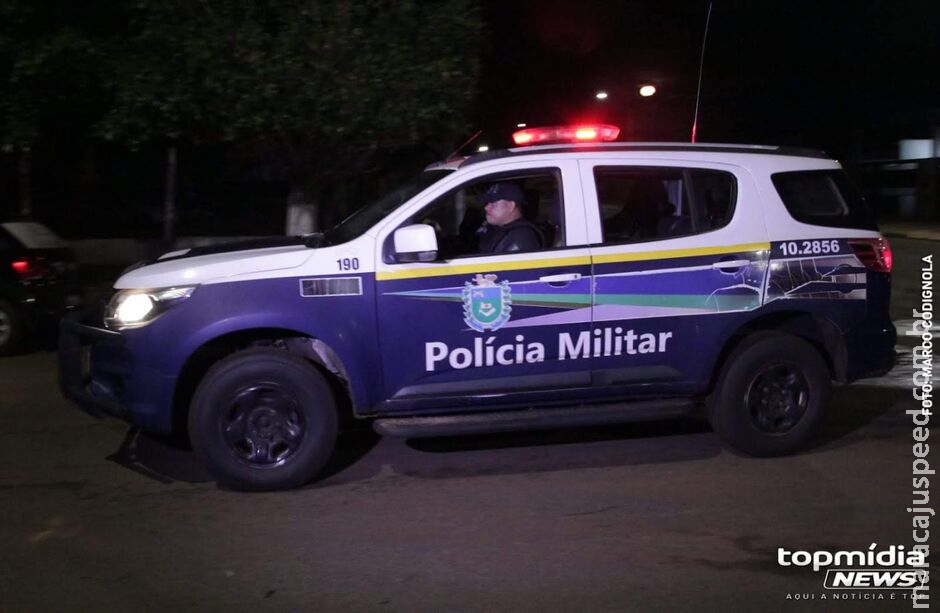 Homem tenta invadir casa da namorada com faca, alegando traição e acaba preso no Monte Carlo
