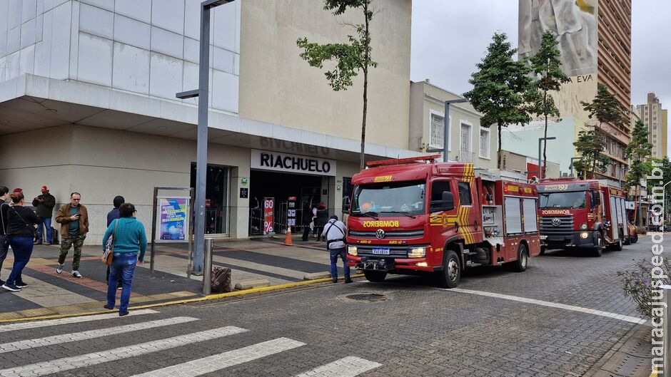 Incêndio atinge elevador de loja de departamentos no Centro de Campo Grande Incêndio atinge elevador de loja de departamentos no Centro de Campo Grande