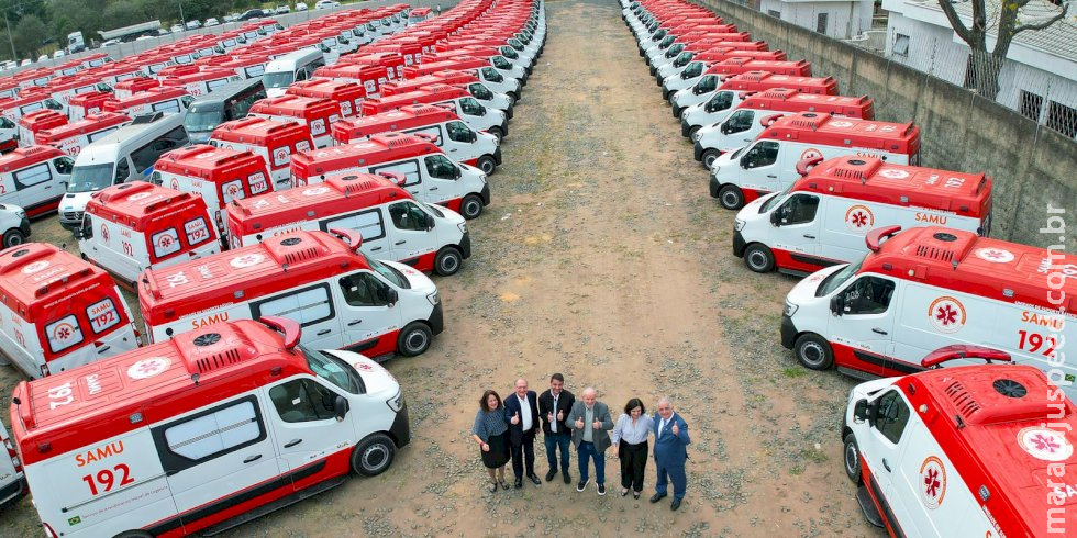 Lula entrega 280 novas ambulâncias para a frota do Samu Lula entrega 280 novas ambulâncias para a frota do Samu
