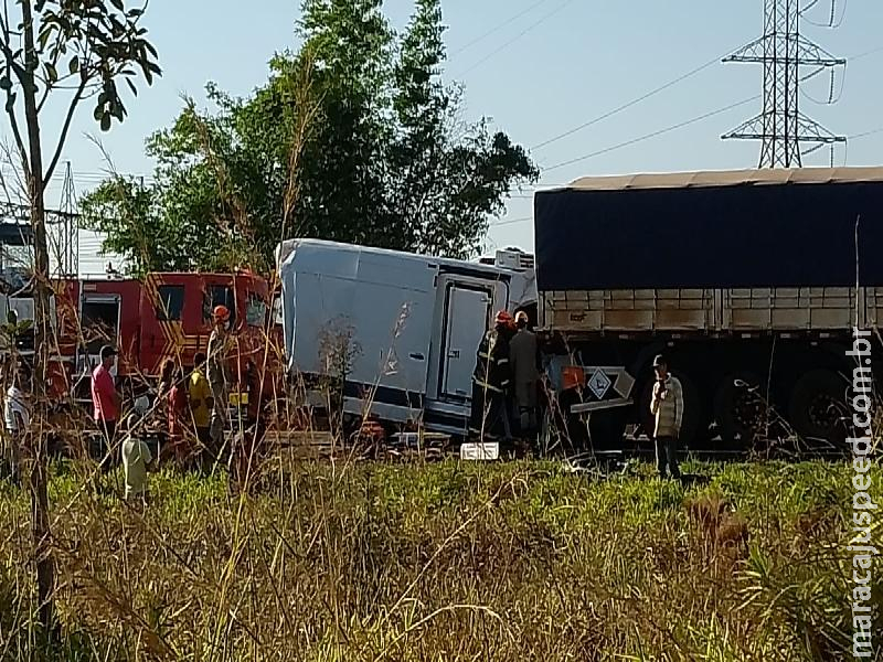 Maracaju: Acidente entre caminhões na BR 267 sentido Maracaju / Rio Brilhante Maracaju: Acidente entre caminhões na BR 267 sentido Maracaju / Rio Brilhante