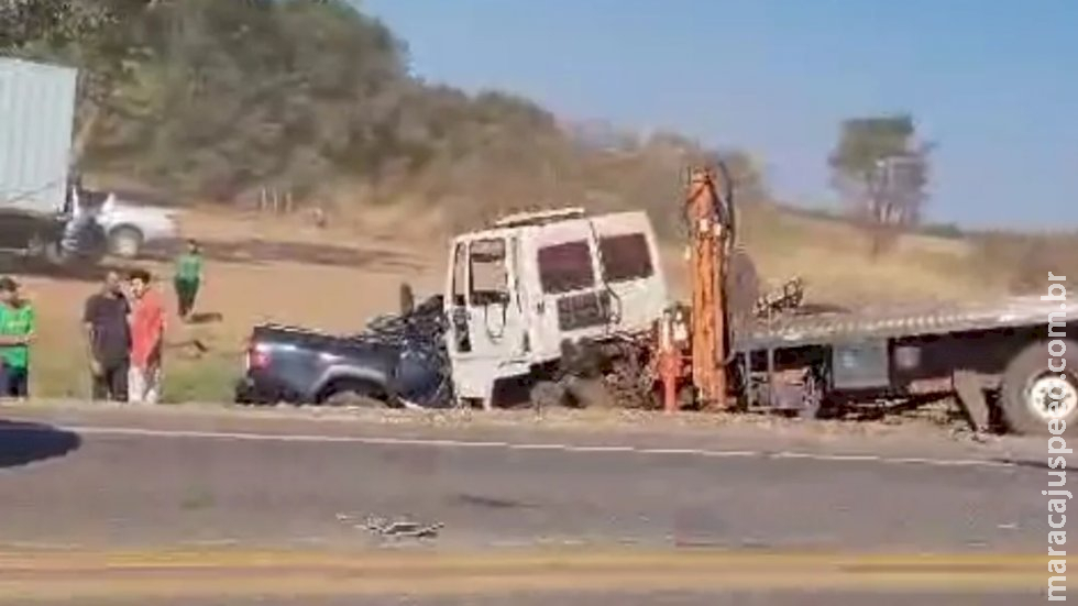 Morre terceira vítima de acidente entre caminhonete e caminhões na BR-163 Morre terceira vítima de acidente entre caminhonete e caminhões na BR-163