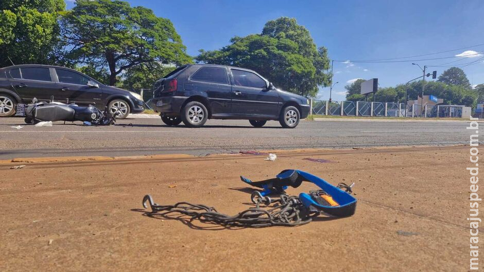 Motociclista sofre fratura exposta no braço após bater em carro na Costa e Silva Motociclista sofre fratura exposta no braço após bater em carro na Costa e Silva