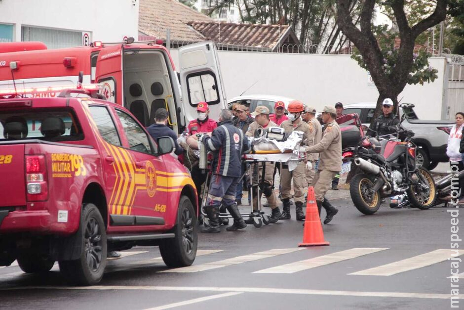 Motociclista sofre parada cardiorrespiratória e sai entubado de acidente na Rui Barbosa Motociclista sofre parada cardiorrespiratória e sai entubado de acidente na Rui Barbosa
