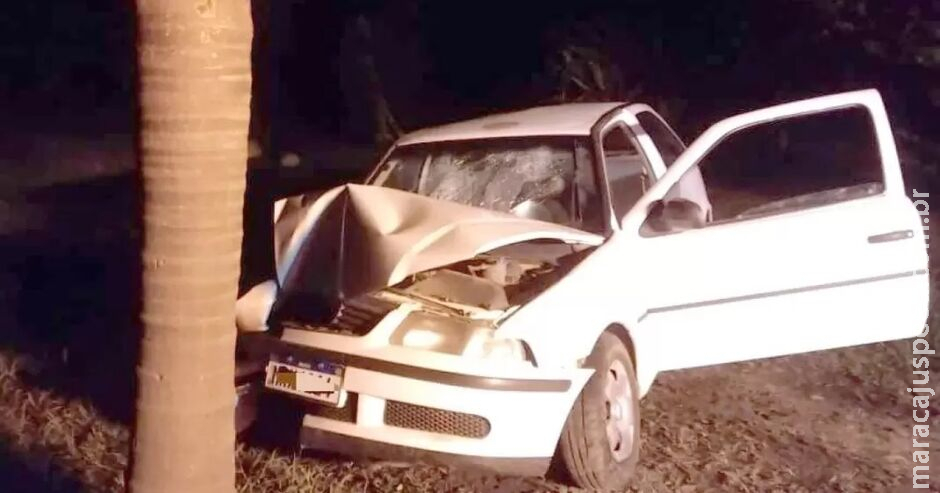 Motorista fica ferido após bater carro em árvore em Chapadão do Sul Motorista fica ferido após bater carro em árvore em Chapadão do Sul