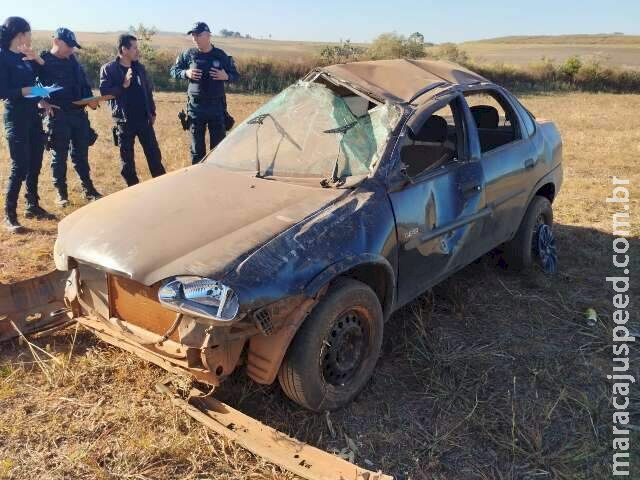 Motorista perde controle da direção e morre após carro capotar várias vezes em Pedro Gomes Motorista perde controle da direção e morre após carro capotar várias vezes em Pedro Gomes