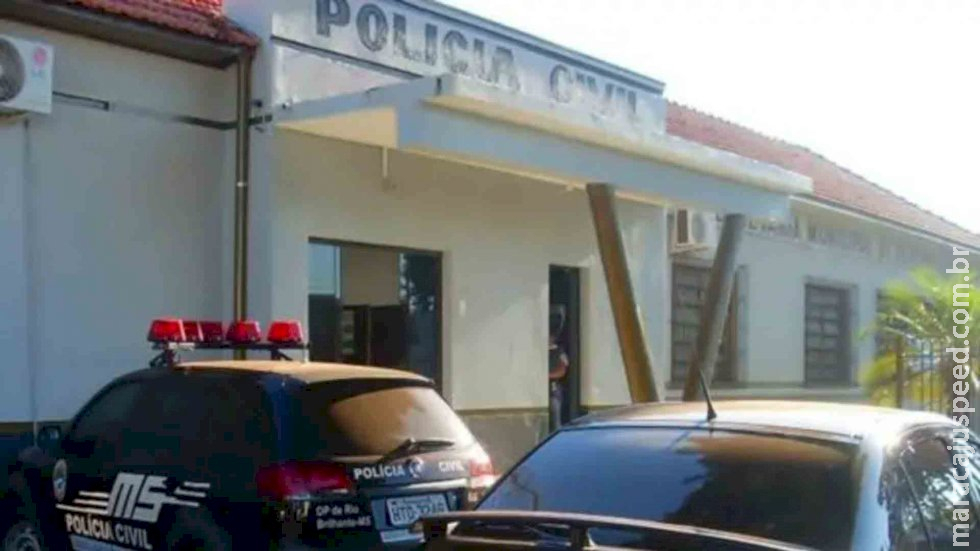 Mulher esfaqueia marido no pescoço após agressões e acaba presa em Rio Brilhante Mulher esfaqueia marido no pescoço após agressões e acaba presa em Rio Brilhante
