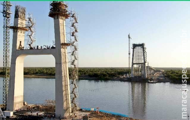 Obras avançam e mostram dimensão da Ponte Bioceânica às margens do Rio Paraguai Obras avançam e mostram dimensão da Ponte Bioceânica às margens do Rio Paraguai