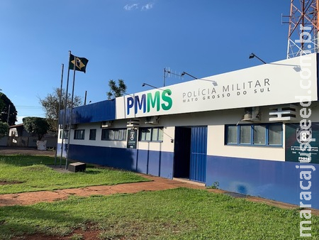 Veículo passa lentamente em frente ao quartel da PM com forte odor de maconha termina em prisão Veículo passa lentamente em frente ao quartel da PM com forte odor de maconha termina em prisão