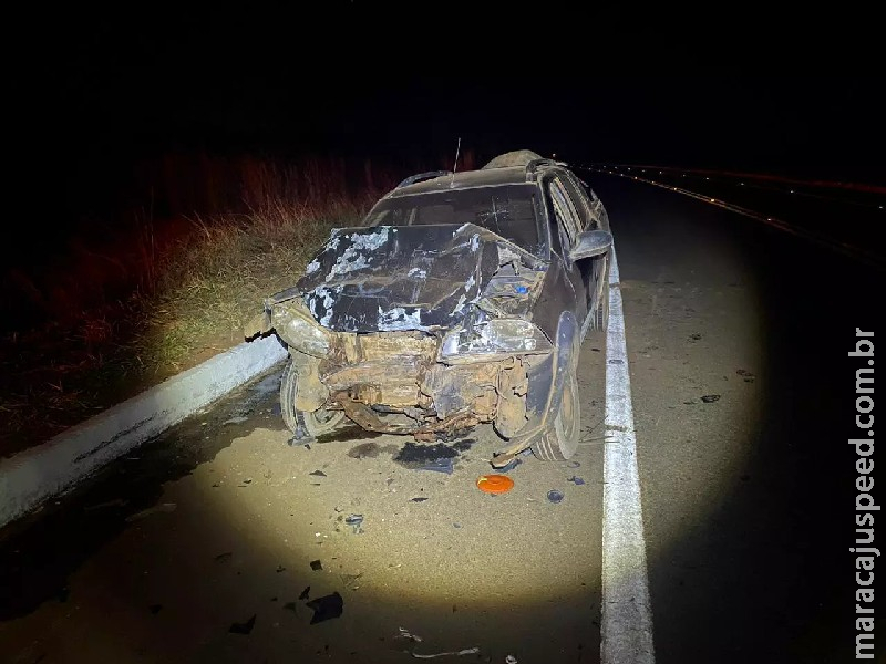 Acidente entre caminhonete e carro deixa dois feridos em rodovia de Chapadão do Sul Acidente entre caminhonete e carro deixa dois feridos em rodovia de Chapadão do Sul