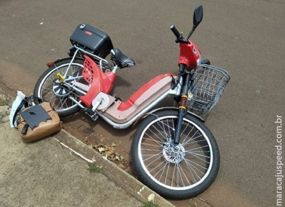 Acidente entre carro e bike elétrica deixa homem ferido em Miranda Acidente entre carro e bike elétrica deixa homem ferido em Miranda