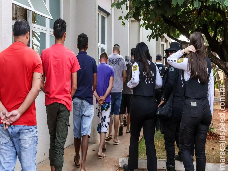 Após ‘bater boca’ com delegada em operação, suspeito é enquadrado em 8 crimes e preso em flagrante Após ‘bater boca’ com delegada em operação, suspeito é enquadrado em 8 crimes e preso em flagrante