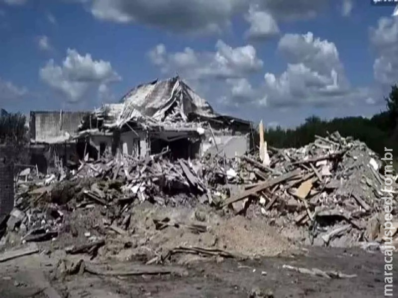 Ataque ucraniano destrói ponte usada para deslocamento de civis em Kursk Ataque ucraniano destrói ponte usada para deslocamento de civis em Kursk