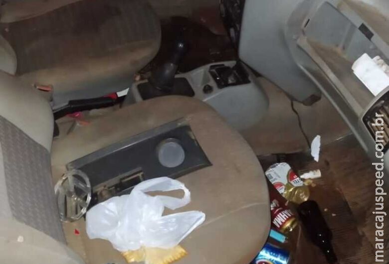 Bêbado, motorista é flagrado com farol de carro apagado e tenta fugir de abordagem Bêbado, motorista é flagrado com farol de carro apagado e tenta fugir de abordagem