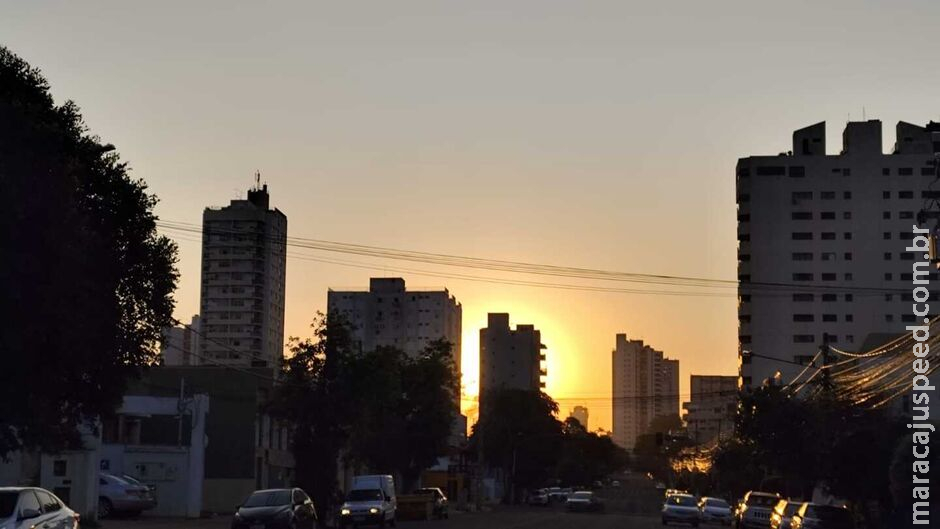Calor continua, mas frente fria começa a dar sinais em MS Calor continua, mas frente fria começa a dar sinais em MS