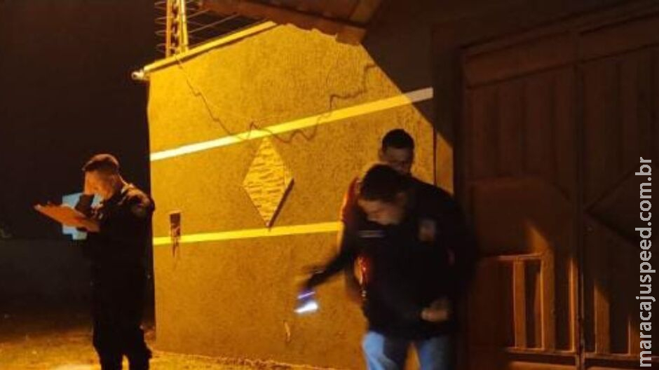 Casa é alvo de ataque a tiros por pistoleiros em moto na região da fronteira