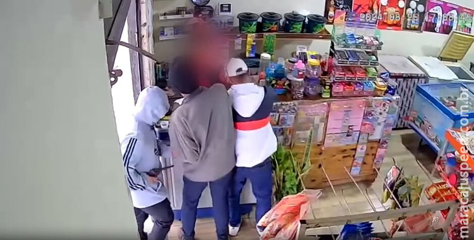 Cliente e funcionária ficam sob mira de revólver durante roubo em conveniência em Ladário Cliente e funcionária ficam sob mira de revólver durante roubo em conveniência em Ladário