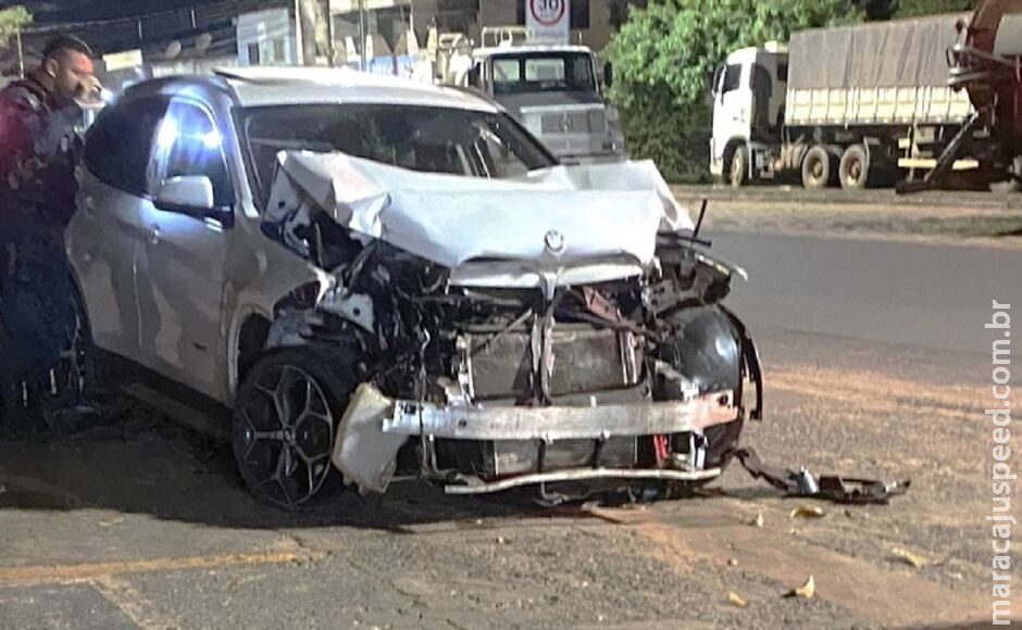 Condutor de BMW deixa mulher grávida ferida em acidente em Naviraí Condutor de BMW deixa mulher grávida ferida em acidente em Naviraí