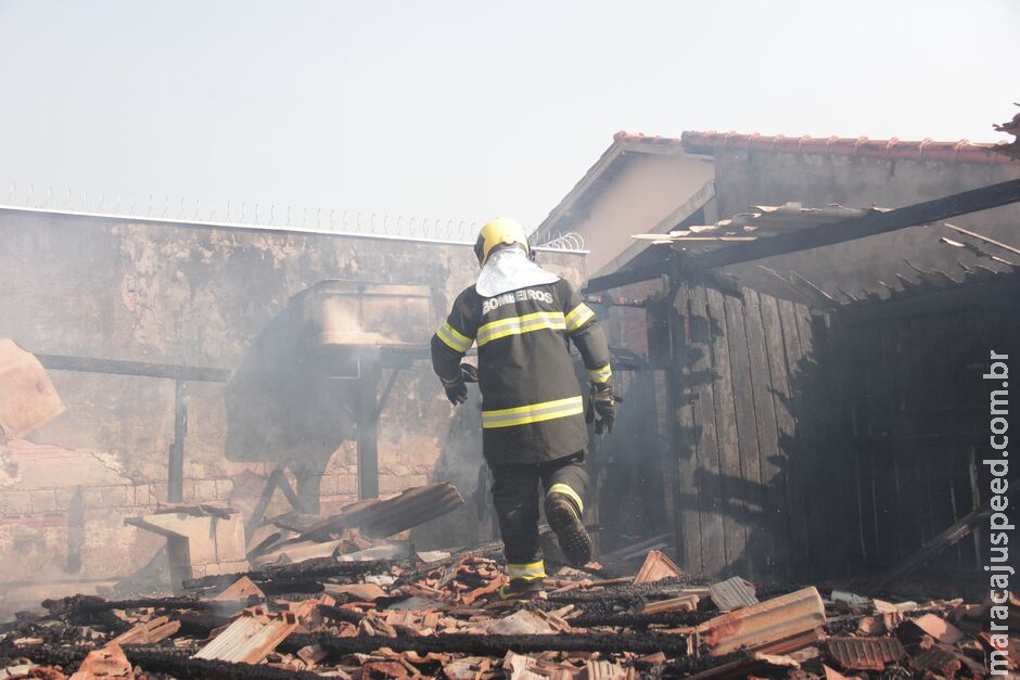 Coronel dos Bombeiros é quem descobriu incêndio em residência no Monte Líbano Coronel dos Bombeiros é quem descobriu incêndio em residência no Monte Líbano
