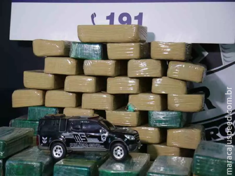 Dupla é presa com mais de R$ 3 milhões em cocaína escondida em Hilux em Campo Grande Dupla é presa com mais de R$ 3 milhões em cocaína escondida em Hilux em Campo Grande