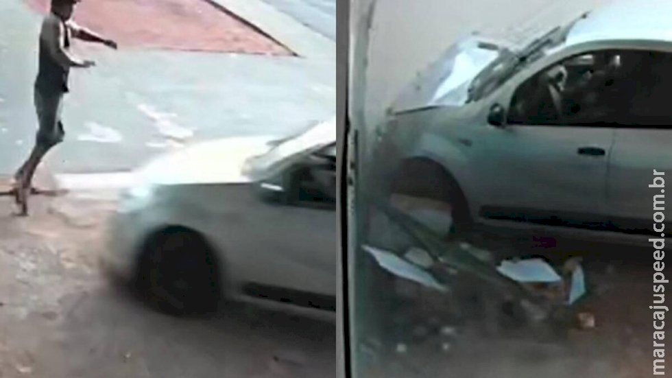 Em segundos, homem salva a própria vida e evita ser atropelado por carro desgovernado Em segundos, homem salva a própria vida e evita ser atropelado por carro desgovernado