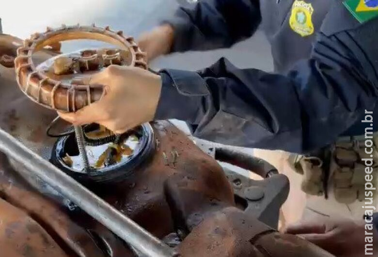 Homem é flagrado transportando mais de 40 kg de pasta base de cocaína em tanque de combustível Homem é flagrado transportando mais de 40 kg de pasta base de cocaína em tanque de combustível