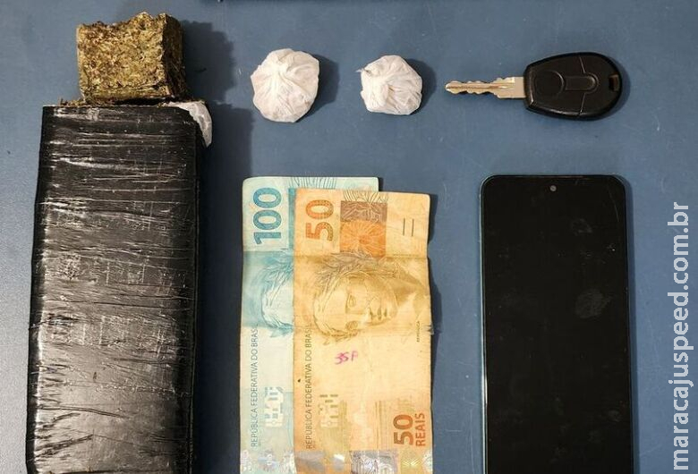 Homem tenta fugir duas vezes da polícia, mas é preso com maconha e crack Homem tenta fugir duas vezes da polícia, mas é preso com maconha e crack