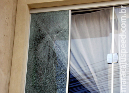 Idosa de 80 anos tem residência invadida e objetos furtados durante a madrugada no Bairro Cascatinha Idosa de 80 anos tem residência invadida e objetos furtados durante a madrugada no Bairro Cascatinha