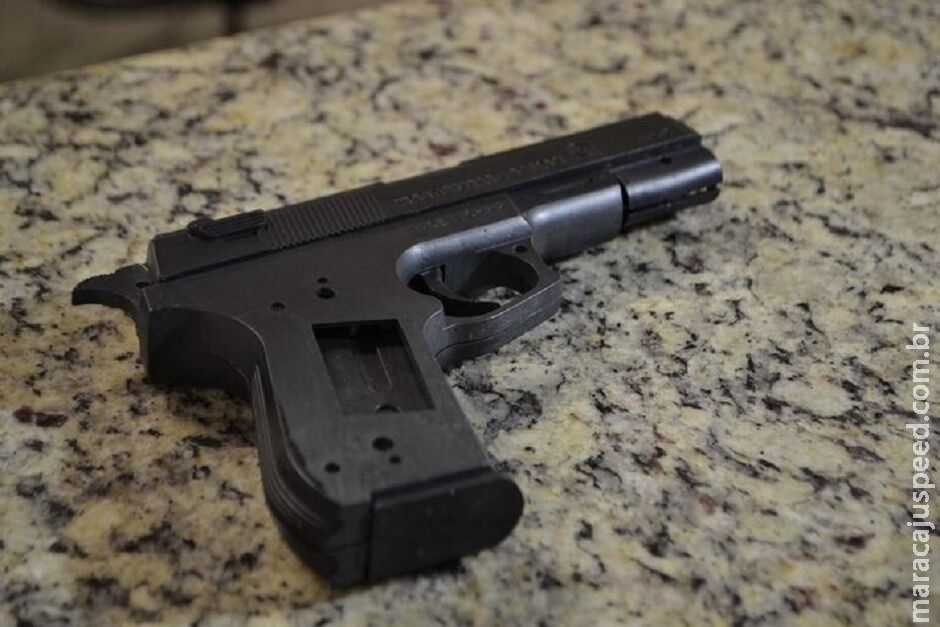Idoso é ameaçado com arma de brinquedo em Camisão Idoso é ameaçado com arma de brinquedo em Camisão
