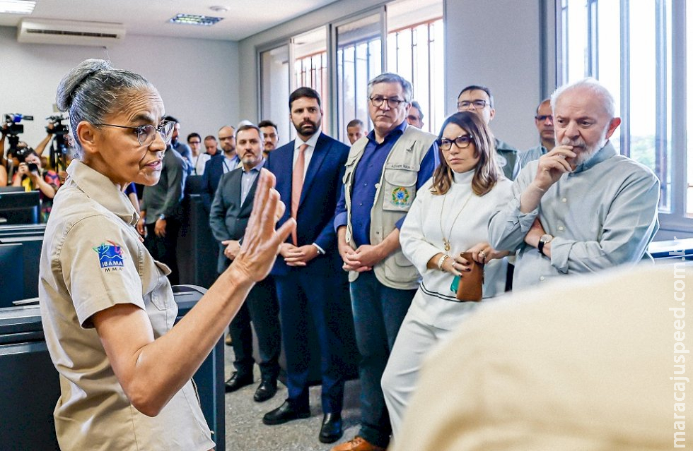 Lula se reúne com Marina Silva no Ibama para discutir combate às queimadas em SP e suspeita de ação criminosa Lula se reúne com Marina Silva no Ibama para discutir combate às queimadas em SP e suspeita de ação criminosa