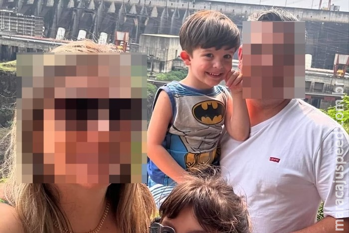 Mãe de menino que morreu após cair em piscina: Mãe de menino que morreu após cair em piscina:
