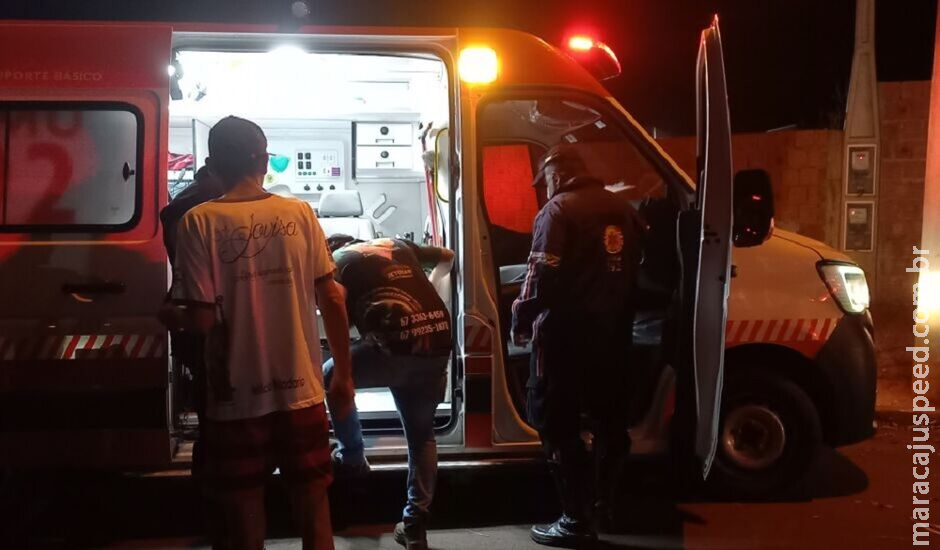 Motociclista é arremessado e bate em poste após colisão com ciclista em Três Lagoas Motociclista é arremessado e bate em poste após colisão com ciclista em Três Lagoas