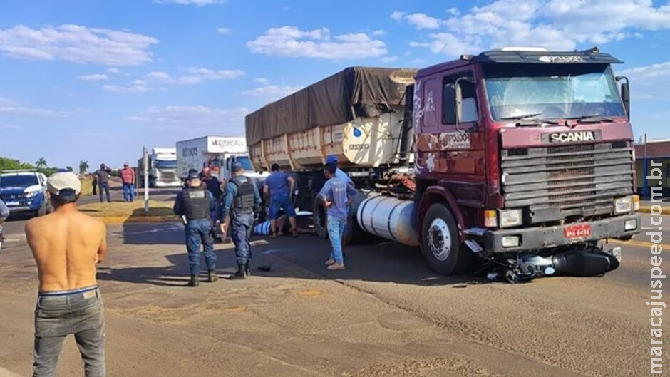 Motociclista é atingido por carreta e fica em estado grave em São Gabriel do Oeste