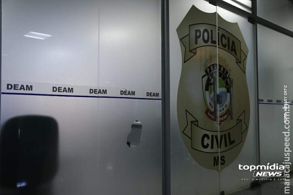 Mulher conta para ex sobre novo romance, leva rasteira dele e é agredida em Campo Grande Mulher conta para ex sobre novo romance, leva rasteira dele e é agredida em Campo Grande