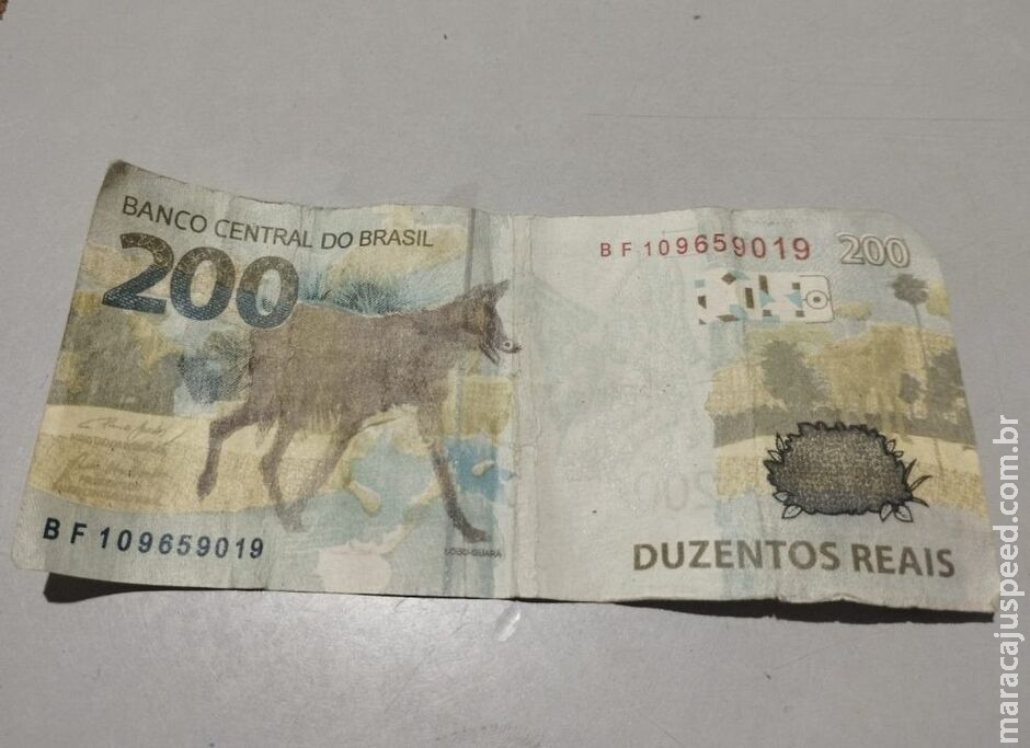 Mulher é presa tentando repassar nota falsa de R$ 200 em farmácia em Antônio João Mulher é presa tentando repassar nota falsa de R$ 200 em farmácia em Antônio João