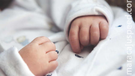 Mulher mata filho de 6 semanas da amiga enquanto tomava conta do bebê Mulher mata filho de 6 semanas da amiga enquanto tomava conta do bebê