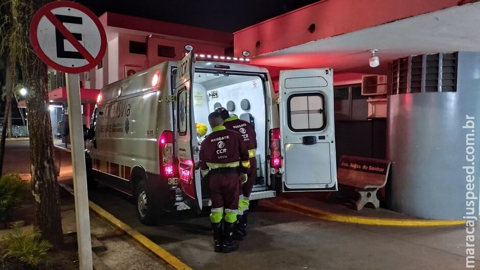 Mulher perde controle de carro e capota em Dourados; filha de 3 anos estava com ela Mulher perde controle de carro e capota em Dourados; filha de 3 anos estava com ela
