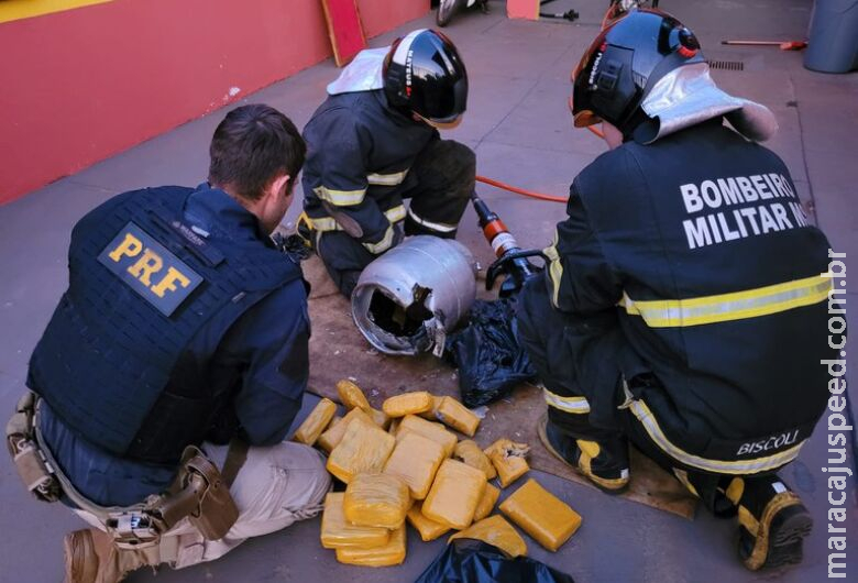 Polícia apreende 9,3 quilos de skunk dentro de um botijão de gás Polícia apreende 9,3 quilos de skunk dentro de um botijão de gás